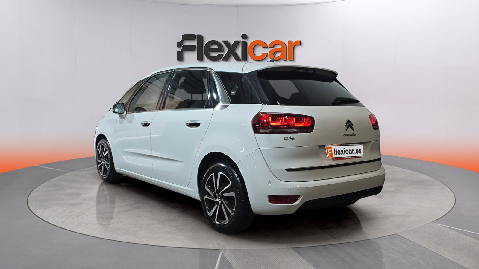 https://cdn-flexicar.caraffinity.it/public_appraisal_images_pro/images/stock/260702/7Ra2Qh5SOq__WhatsApp Image 2026-05-21 at 13.56.51.jpeg